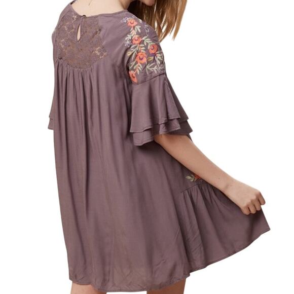 A Beautiful Soul Floral Embroidered Lace Ruffle Sleeve Dress Size B (18-20) EUC - Picture 2 of 5